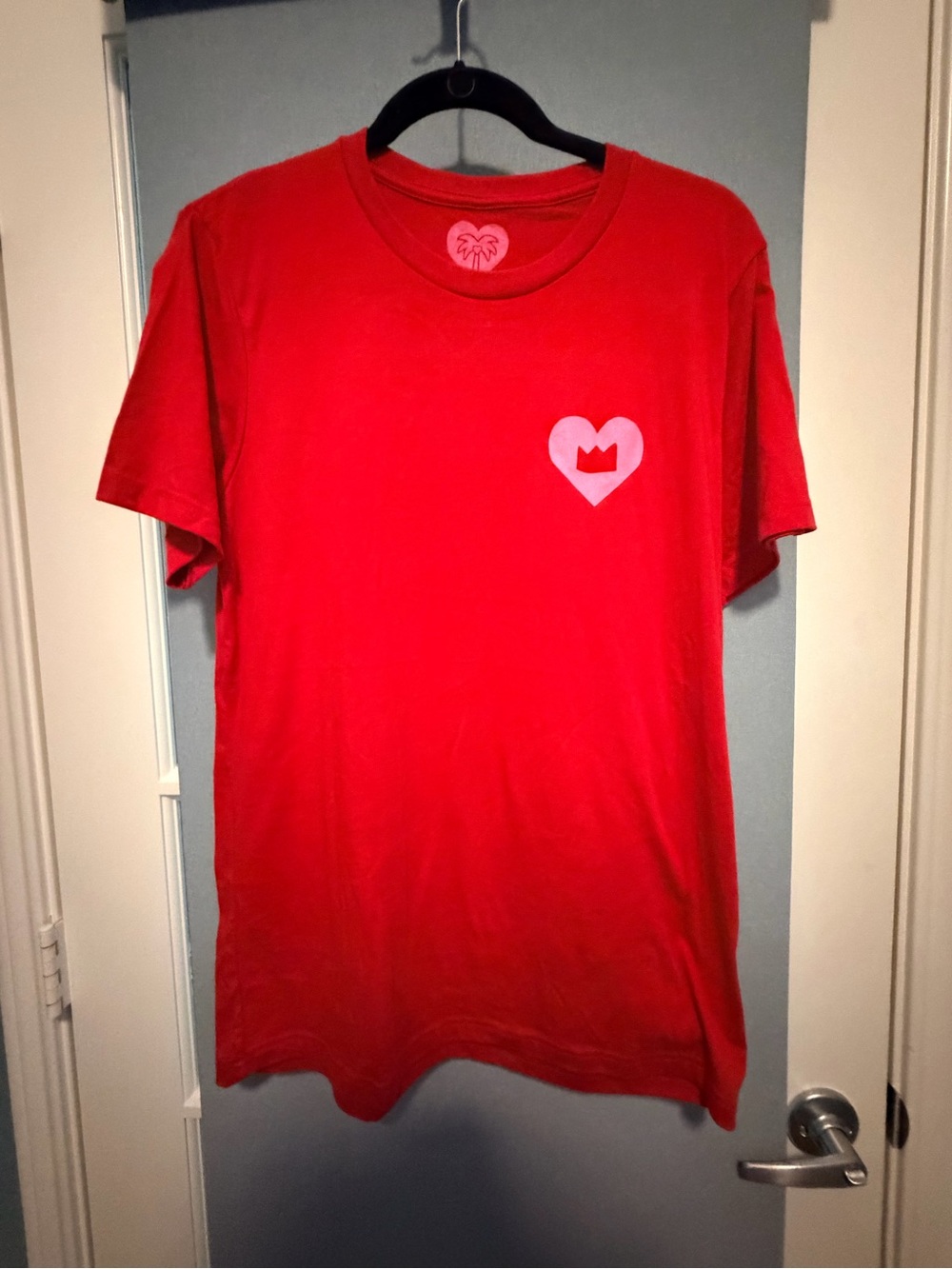Trixie Motel Palm Springs Heart Logo Tee Size Medium NWOT